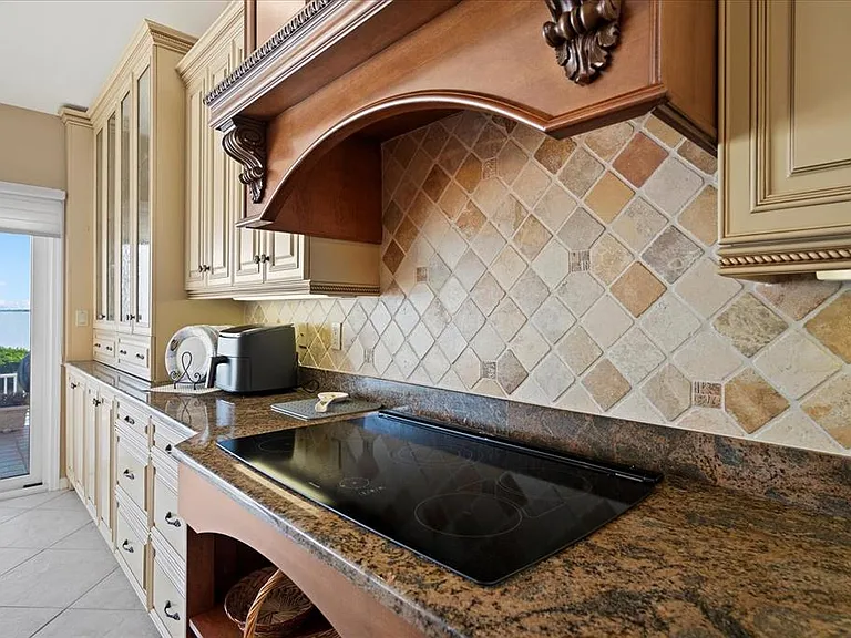 2254 Harbour Court Dr — Photo 38