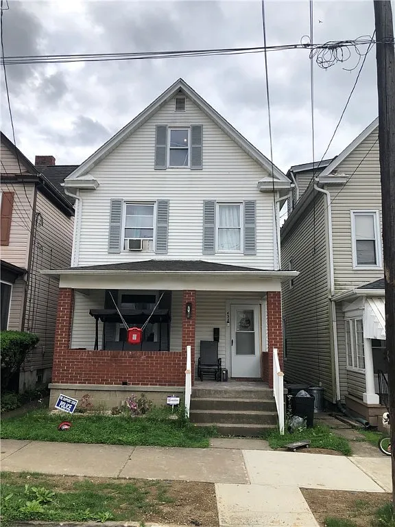 633 6th St photo 1