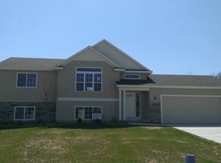 4584 Springmont Dr SE, Kentwood, MI 49512