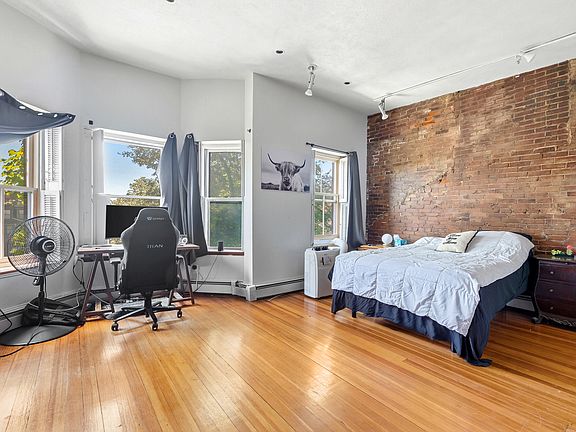 5th image of 45 Rutland St APT 5