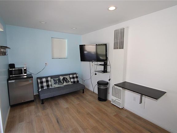 3rd image of 40055 Hillcrest Dr #A