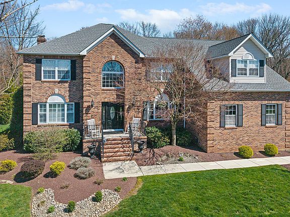 2nd image of 18 Annie Ln