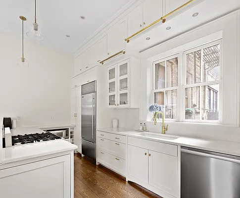 Sold by Douglas Elliman | media 4