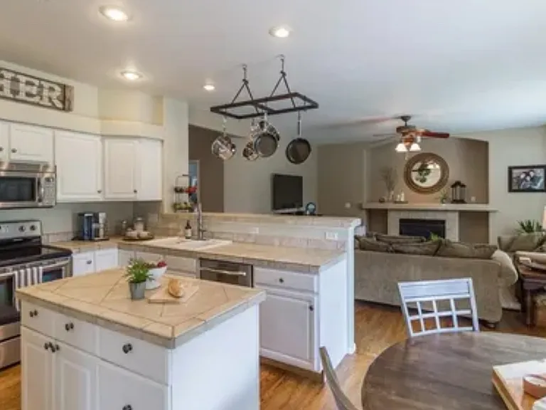 1333 Lookout Springs Dr — Photo 10