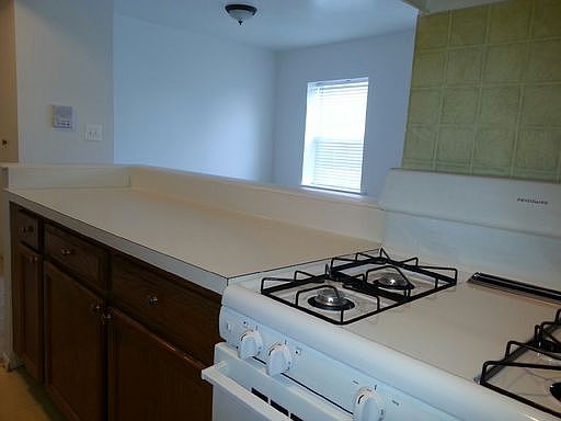 4th image of 5530 N Winthrop Ave APT 203