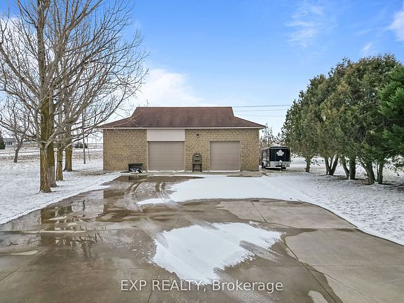 3rd image of 29830 Centre Rd