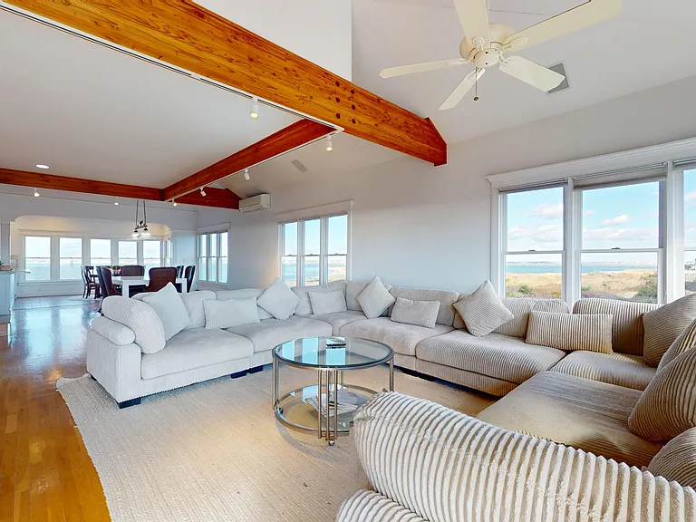 750 Dune Rd — Photo 22