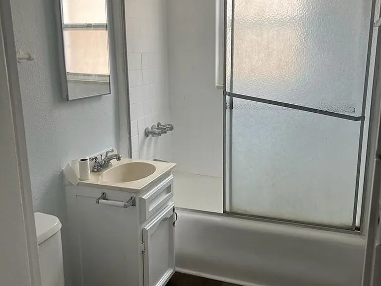 209 W Elk Ave — Photo 14