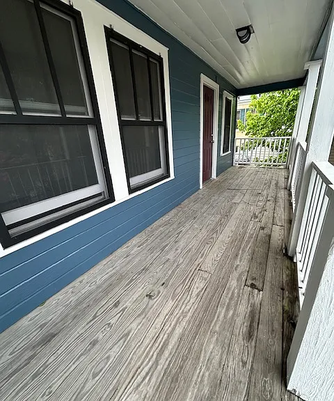 1107 E 11th St #B — Photo 3