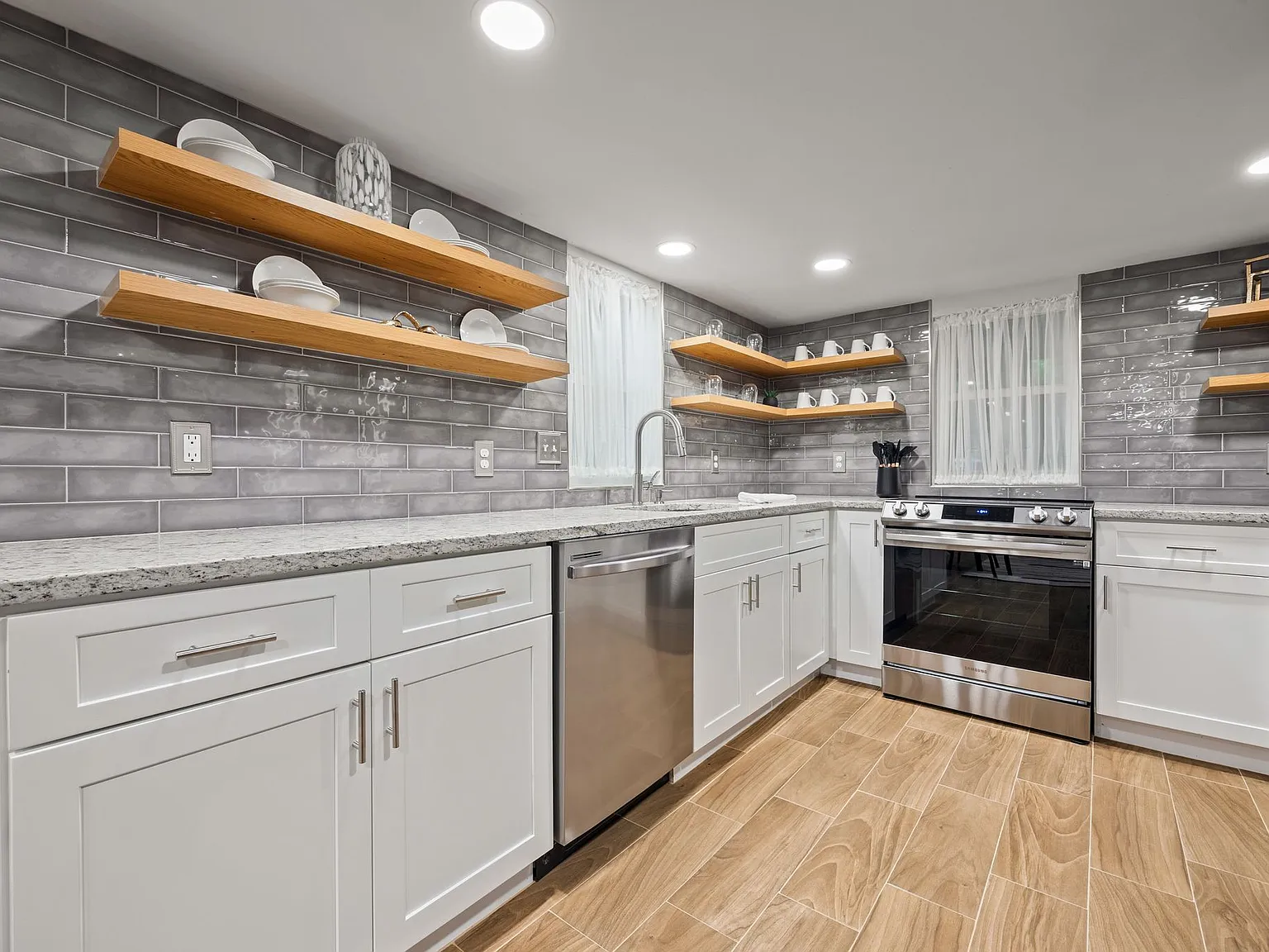 2 bed, 2100 sqft, $2,500 — Photo 4