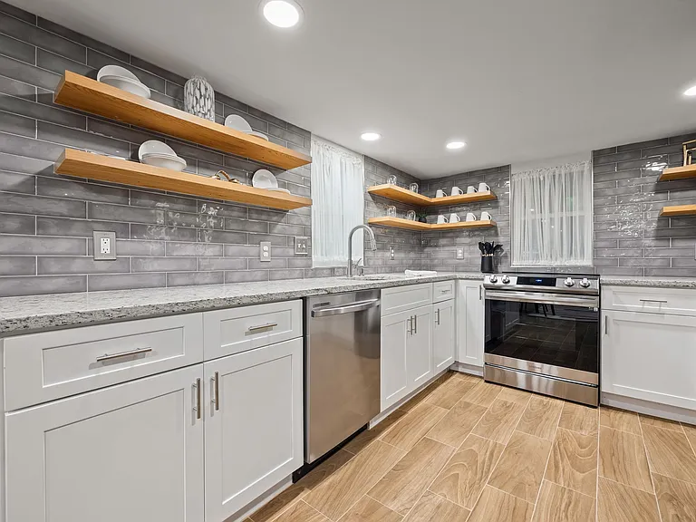 10 Claire Dr SE #B — Photo 4