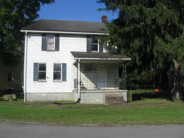 202 Hillview Ln, Melcroft, PA 15462