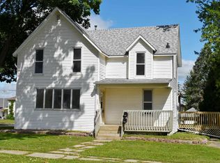 403 Maple St, Osage, IA 50461