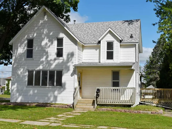 403 Maple St, Osage, IA 50461