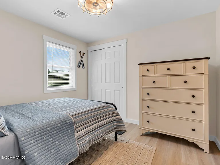 501 Forman Ave — Photo 20