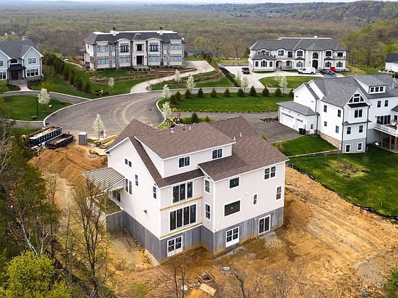 5th image of 44 Roome Rd