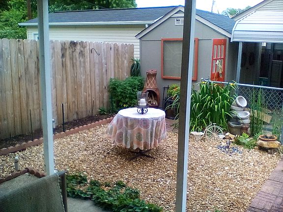 2nd image of 1635 Manor Ct
