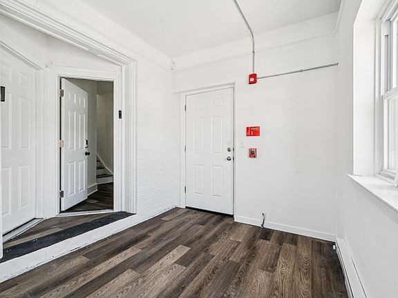 2nd image of 1401 E Cheltenham Ave Floor 1