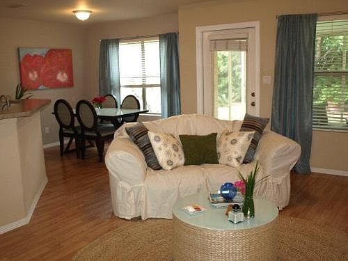 5th image of 18 Pinehurst Dr