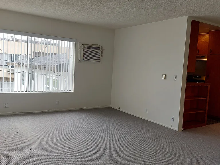1016 N Orange Grove Ave #9 — Photo 6