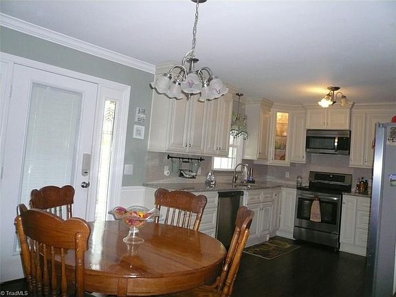 3rd image of 298 Shadowood Ln