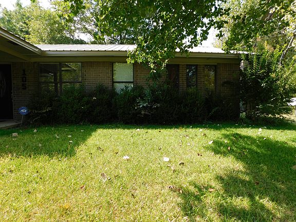 2nd image of 105 NW Jamacia Ave