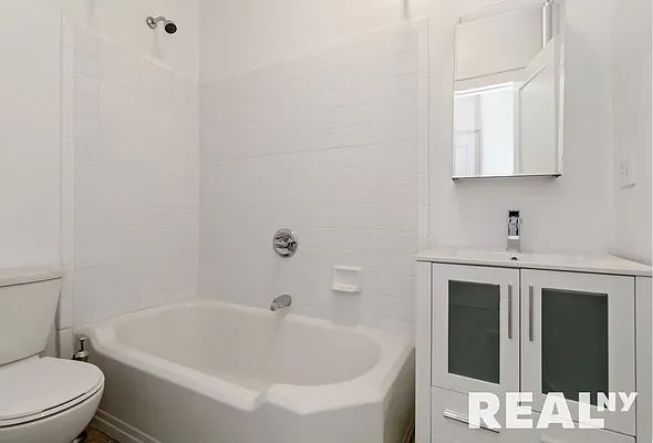 Rented by REAL New York | media 9