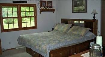 3rd image of 713 Sommer Dr