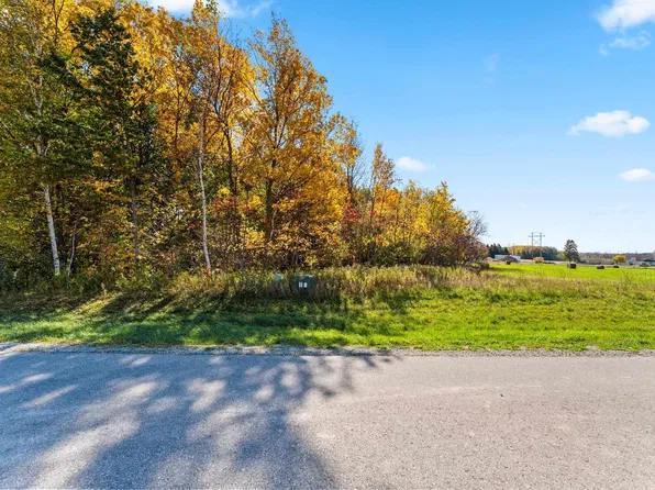 535 Cross Country Ct, Oneida, WI 54155