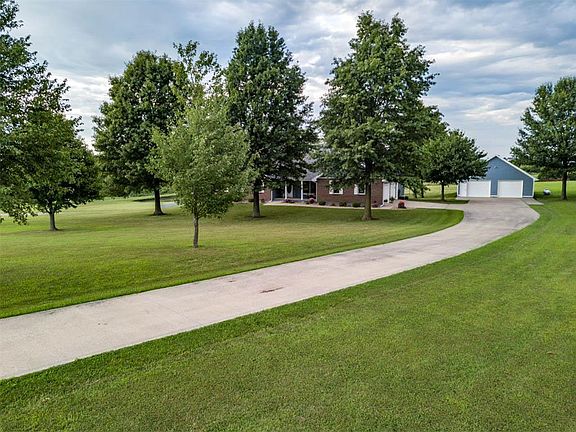 3rd image of 15362 Stoneridge Dr