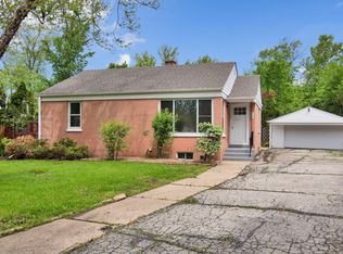 2148 Golf Ct, Glenview, IL