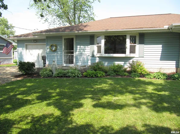 204 Sherwood Park Rd, Washington, IL 61571