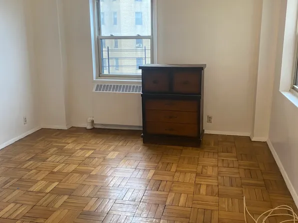 5 Fordham Hill Oval image 7 of 11