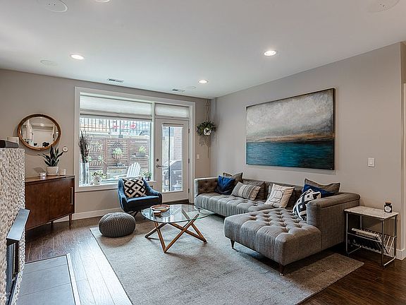 2nd image of 2140 W Armitage Ave #1W