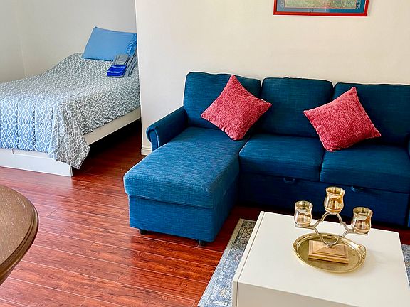 5th image of 3697 S La Cienega Blvd #10