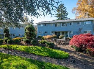 1 Month Rent Free! Newly Renovated Apartments with Washer Dryers and Covered Parking, Portland, OR 97223