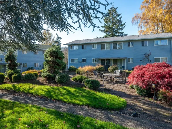 1 Month Rent Free! Newly Renovated Apartments with Washer Dryers and Covered Parking