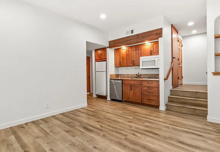 2594 Montgomery Ave #1 — Photo 5