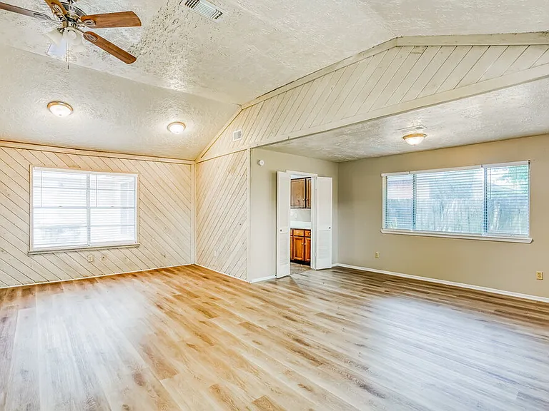 8403 Quail Burg Ln — Photo 5