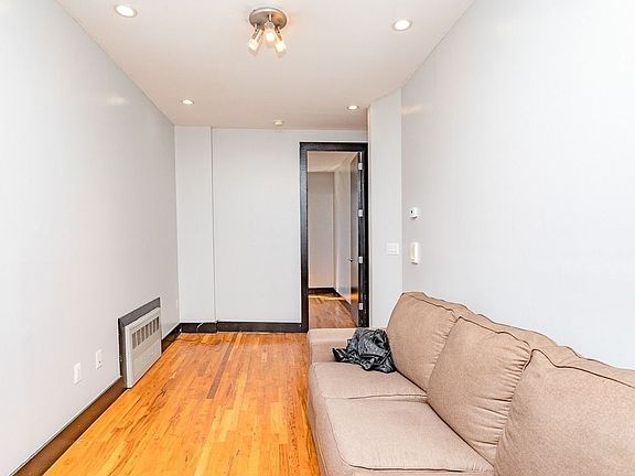 5th image of 198 Scholes St #3X