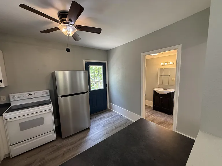 339 S Union Ave — Photo 11