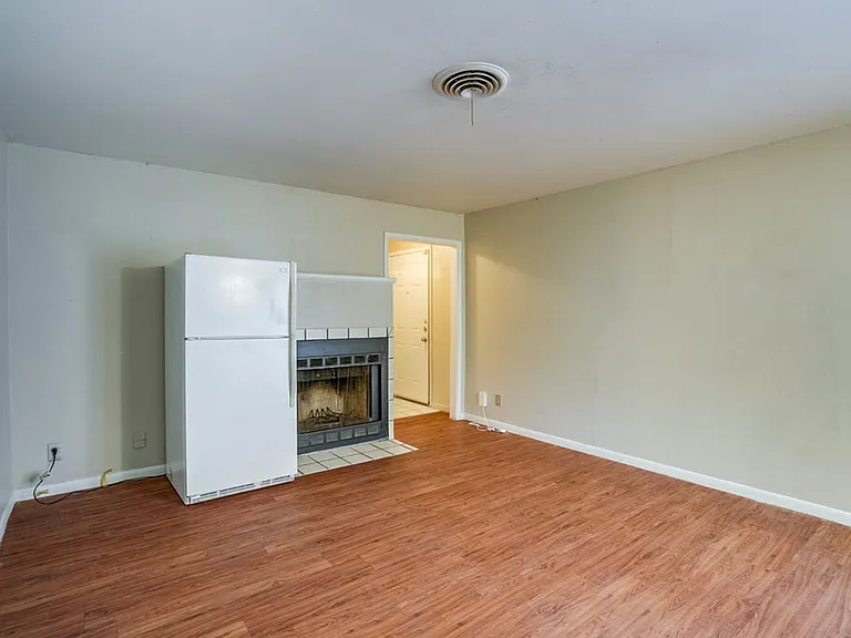 1503 Wheless Ln — Photo 7