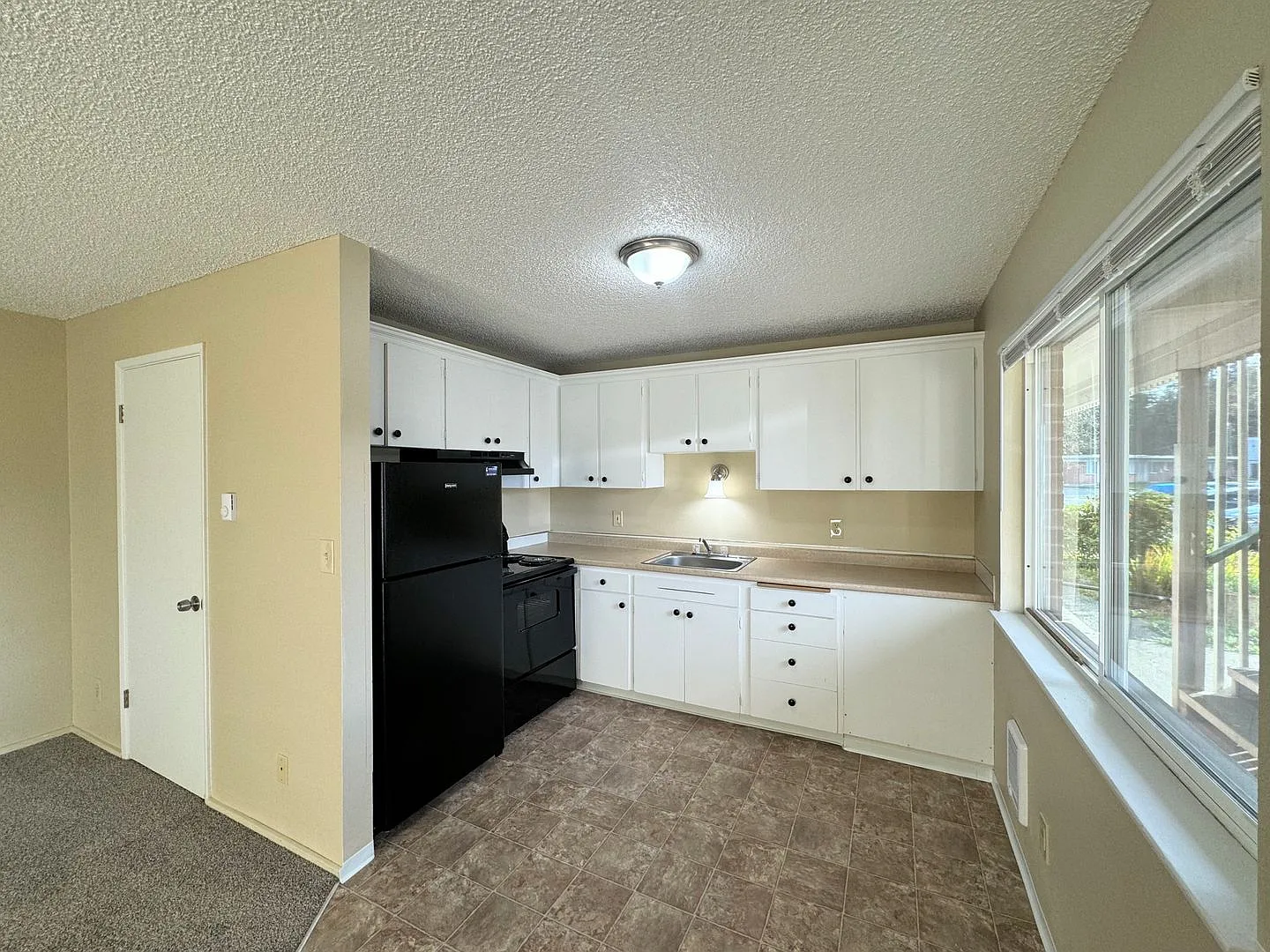Oakwood Terrace Apartments — Photo 3