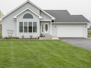 5940 N Bloomfield Rd, Canandaigua, NY 14424