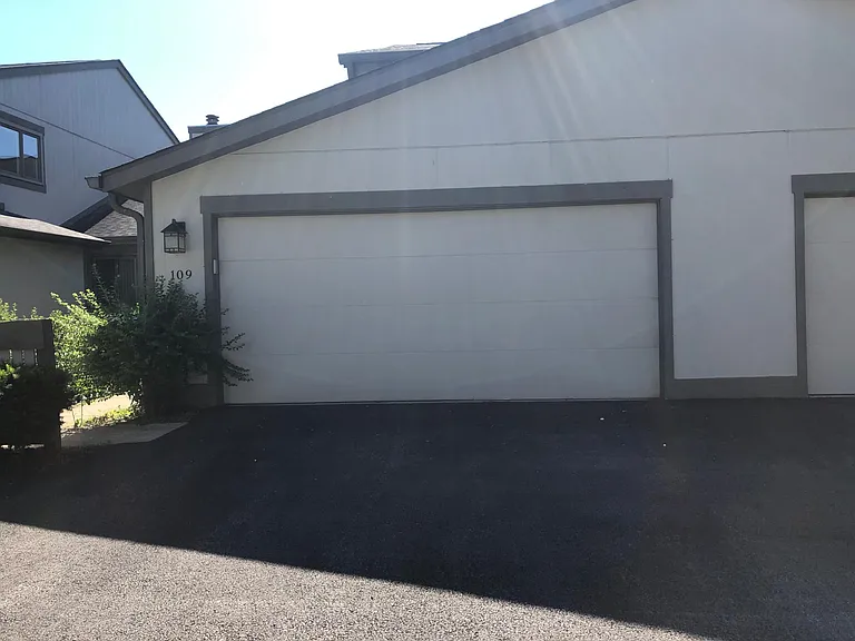 109 Viola Ct — Photo 1