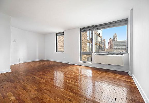 3rd image of 1965 Broadway APT 16K