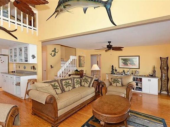 5th image of 181 N Gulf Blvd Unit 5