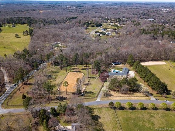 2nd image of 1018B Woodland Forest Dr