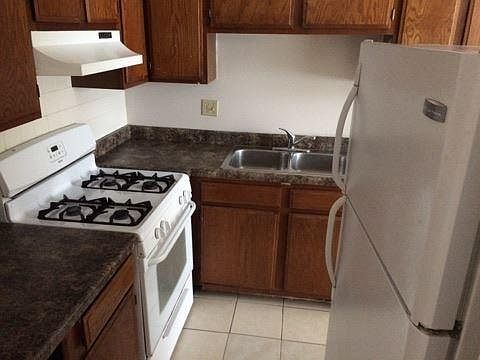 3rd image of 8222 Hovey Ct