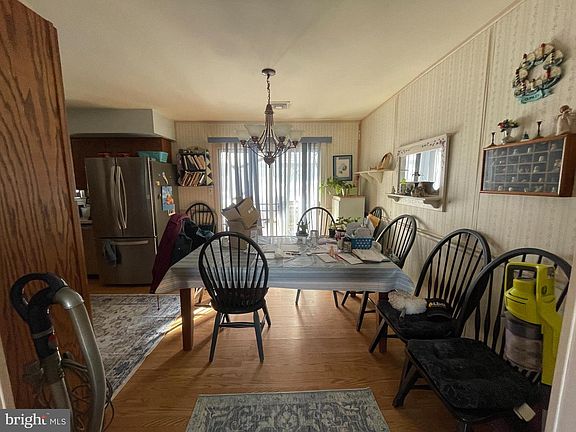 4th image of 901 Denise Dr